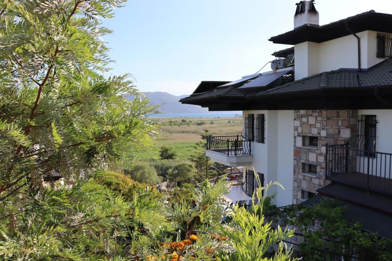 Villa Marine Hotel 阿奇亚卡 外观 照片