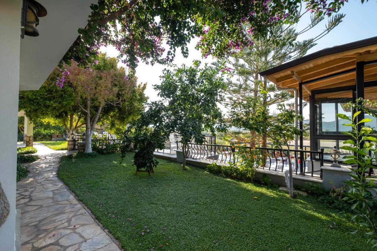 Villa Marine Hotel 阿奇亚卡 外观 照片