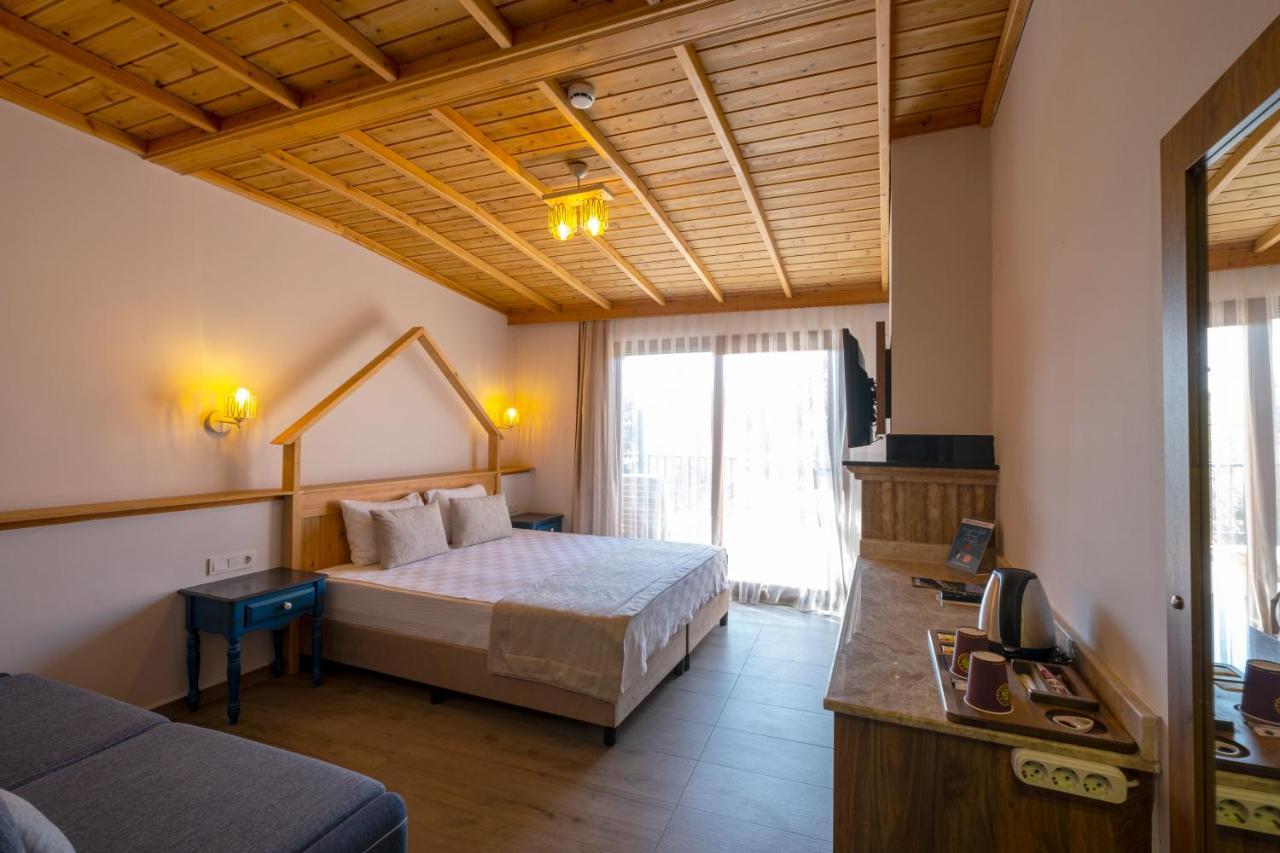 Villa Marine Hotel 阿奇亚卡 外观 照片