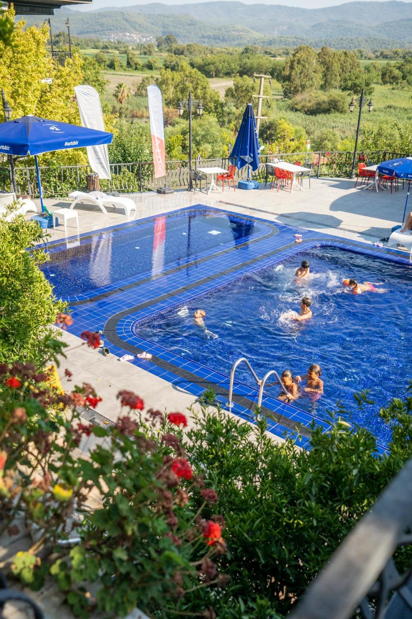 Villa Marine Hotel 阿奇亚卡 外观 照片
