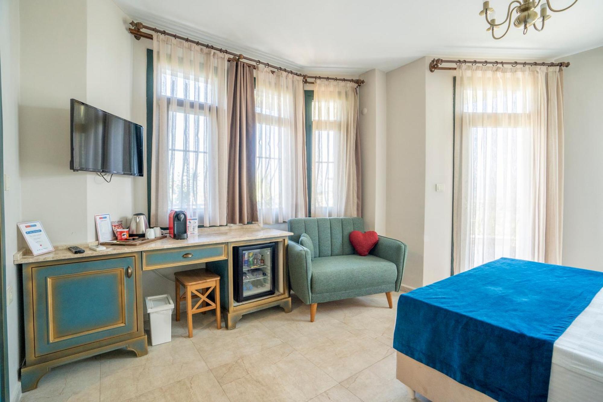 Villa Marine Hotel 阿奇亚卡 外观 照片